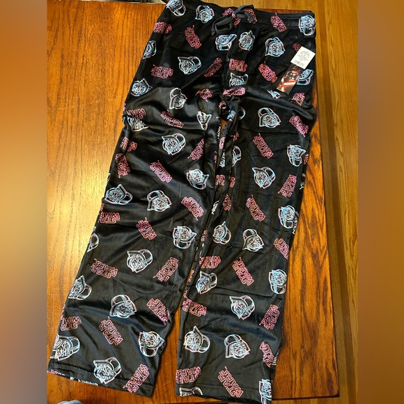 Star Wars fleece pant NWT - Picture 3 of 3